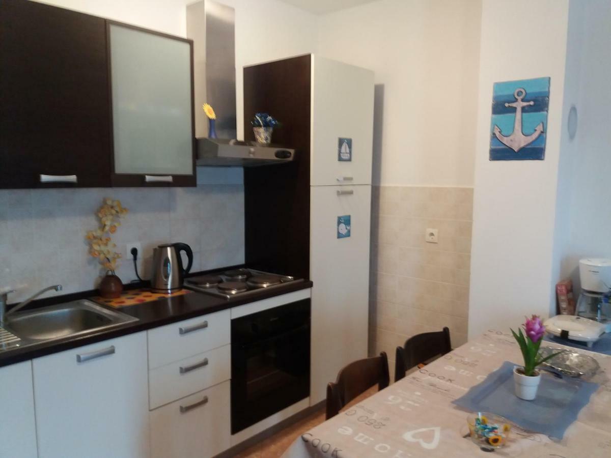 Apartment Rb Omišalj Екстериор снимка